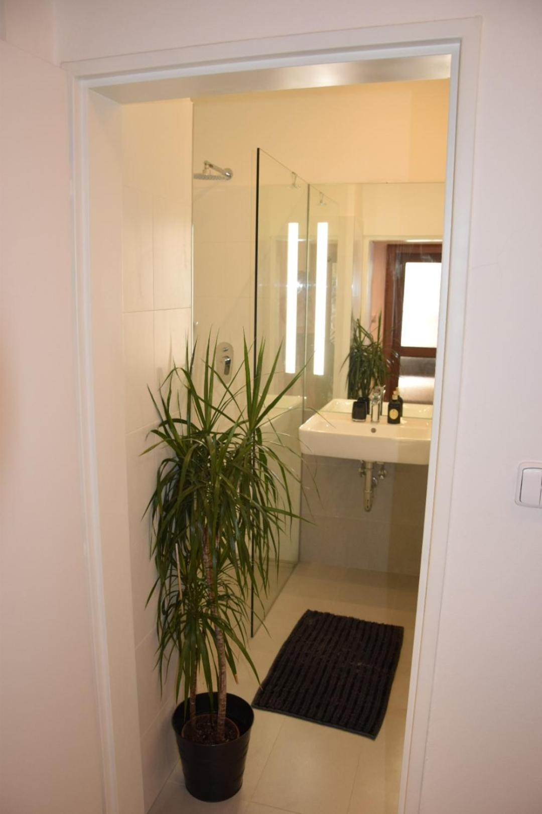 Apartment Deluxe Прага Екстер'єр фото
